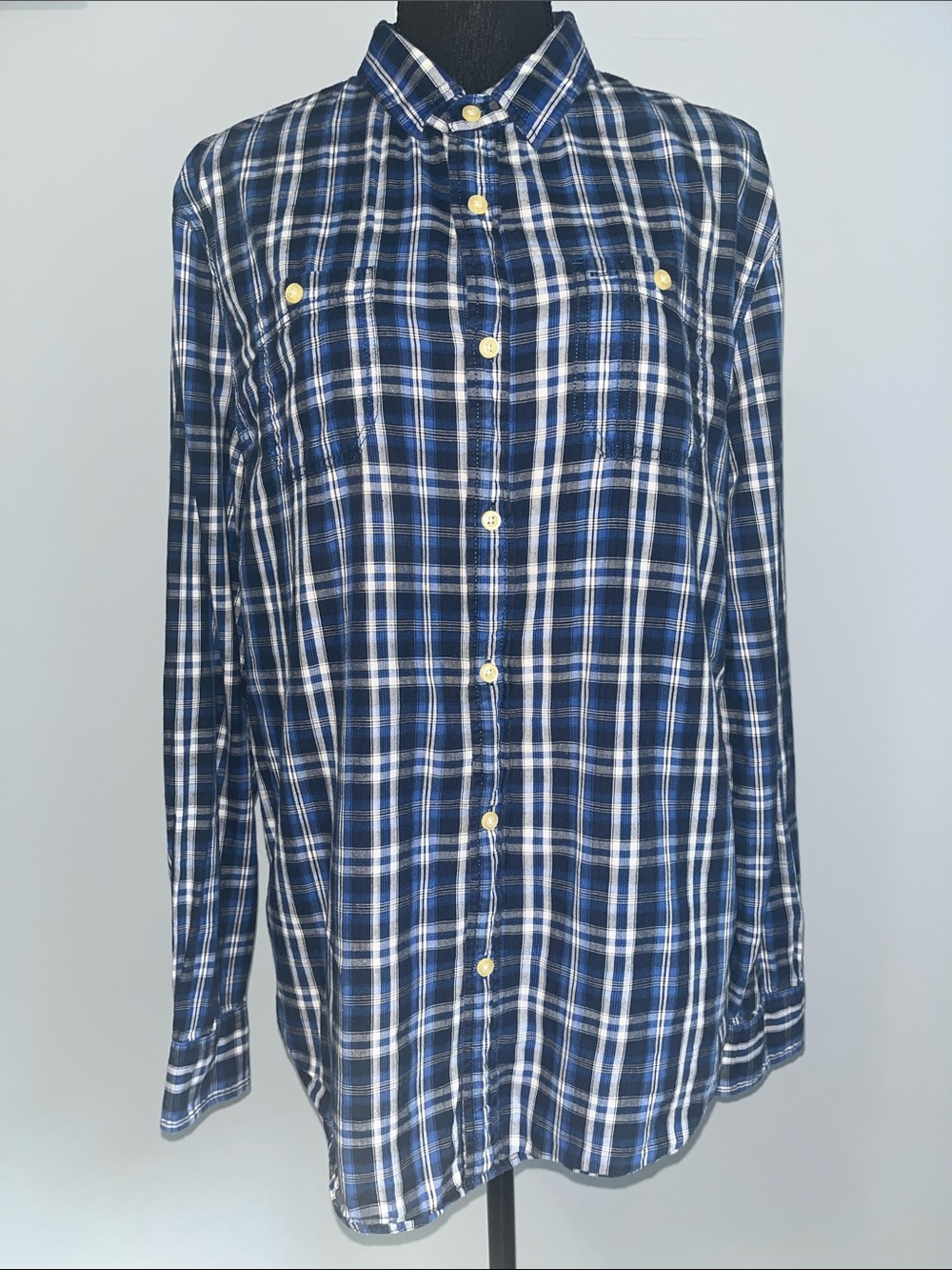 Men's Blue Plaid Button-Down Casual Shirt